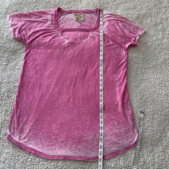 Chaser short sleeve tee-shirt with cut out size large. EUC - Picture 4 of 6